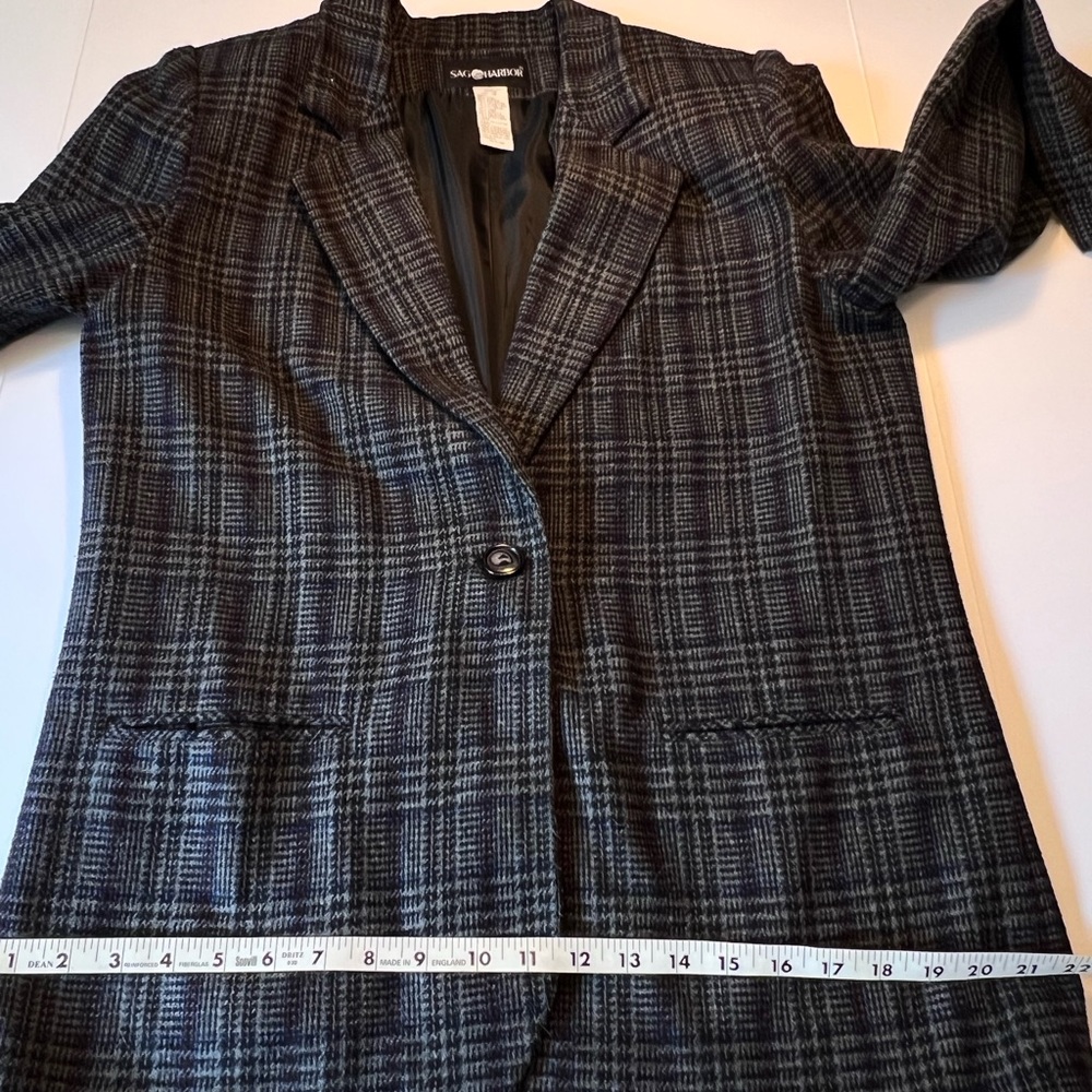 Vintage Charcoal Gray Plaid Fully Lined Sag Harbor Wool Blend Blazer. Size = 12 - Picture 10 of 12